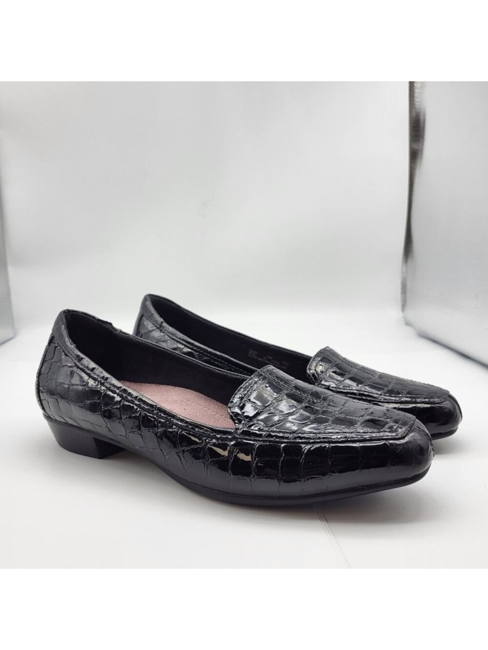 Clarks Juliet Beat black Croc Pattern Front Leather Loafers sz 10 W wide